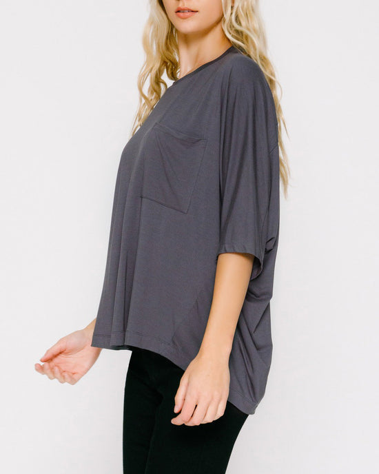 Basic Flowy Pocket Tee