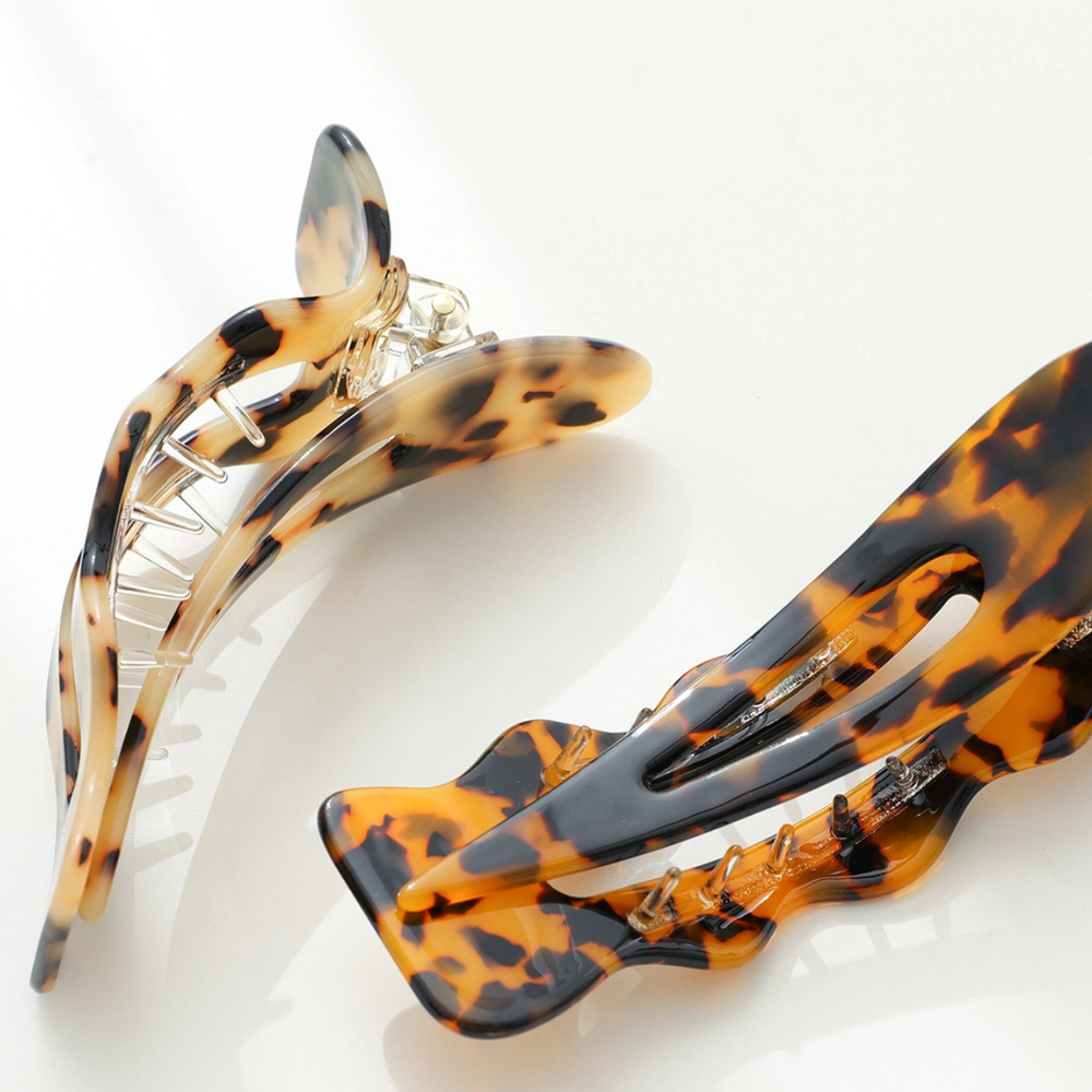 Jane Core Scalloped Flat Claw Clip