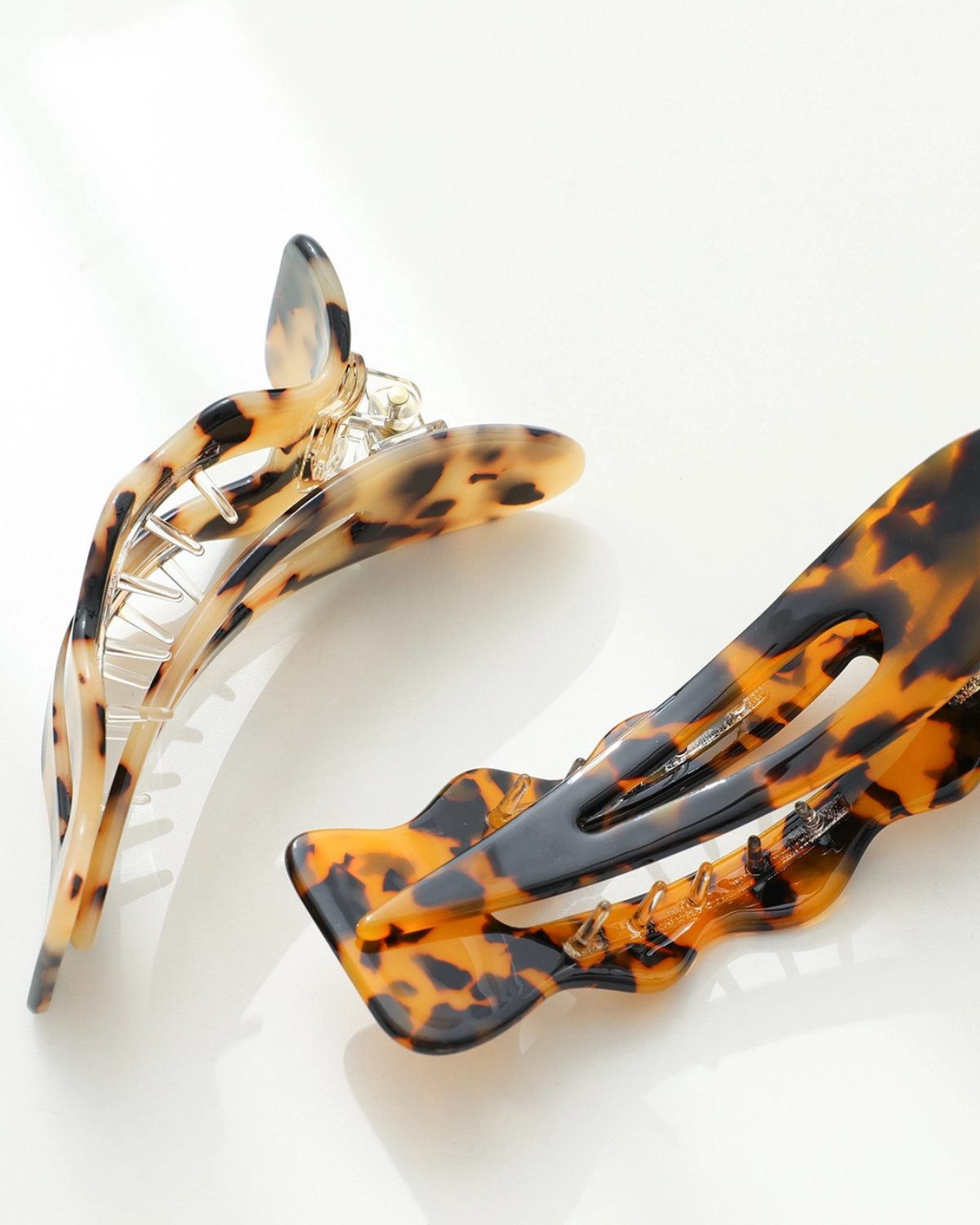 Jane Core Scalloped Flat Claw Clip