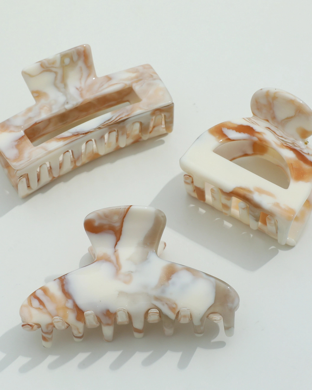 Calacatta Gold Assorted Claw Clips