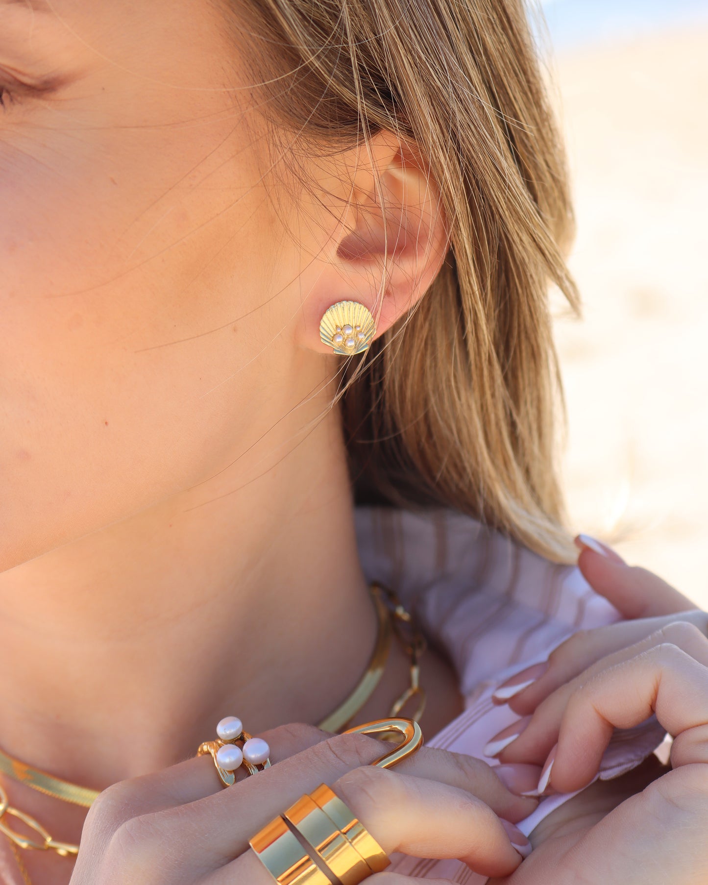 Isla Pearl Stud Earrings