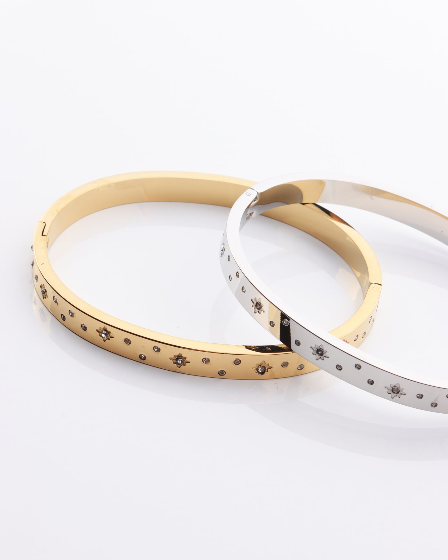 Load image into Gallery viewer, Dainty Star CZ Bangle
