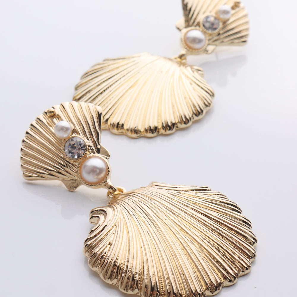 Dramatic Vintage Scallop Shell Dangle Earring