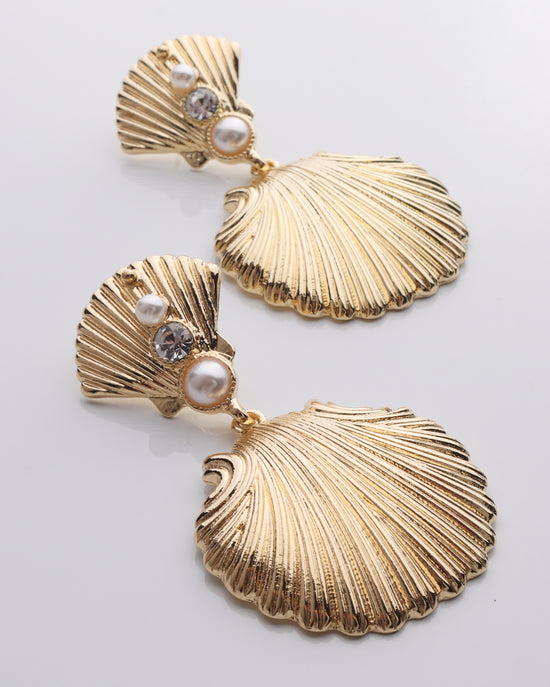 Dramatic Vintage Scallop Shell Dangle Earring