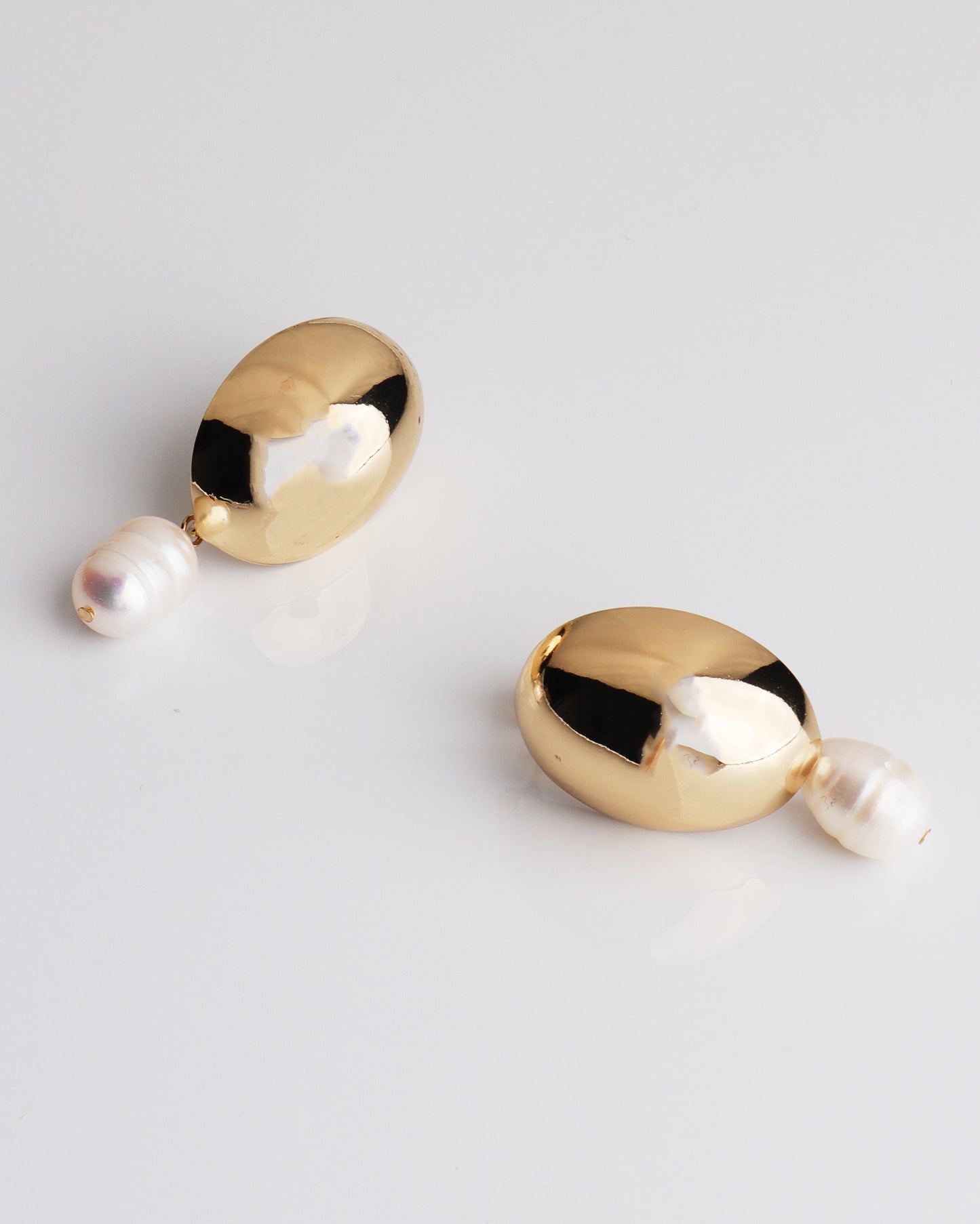 Bubble Oval w/ Pearl Dangle Earring