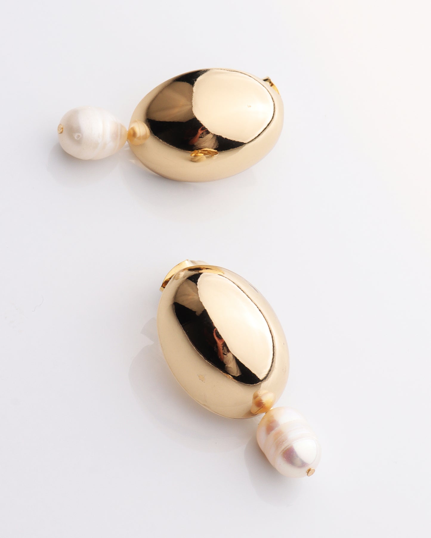 Bubble Oval w/ Pearl Dangle Earring