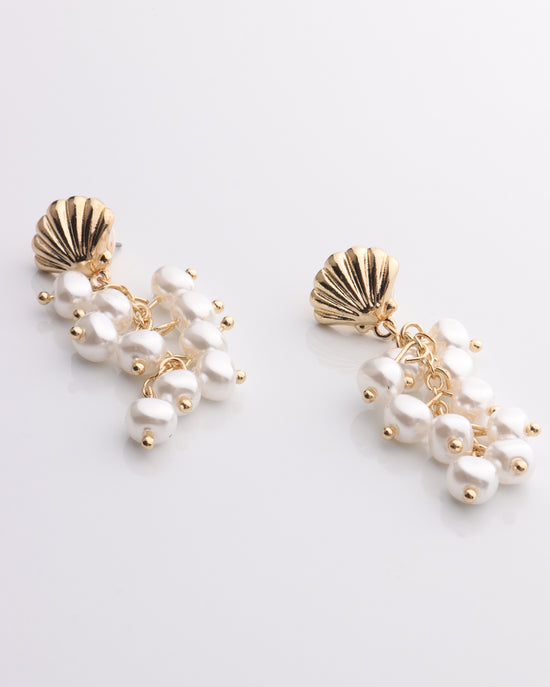 Scallop Shell Stud w/ Multi Pearl Dangle Earring